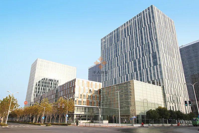浦東 前灘世貿中心三期 1000平米 標準裝修
