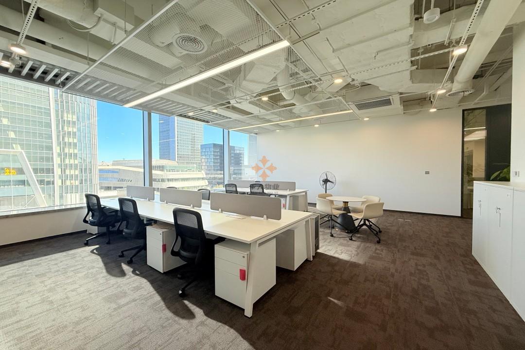 浦東 張江科學(xué)之門(mén) 190平米 簡(jiǎn)裝