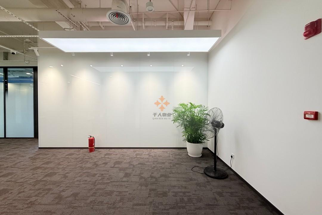 浦東 張江科學之門 190平米 精裝